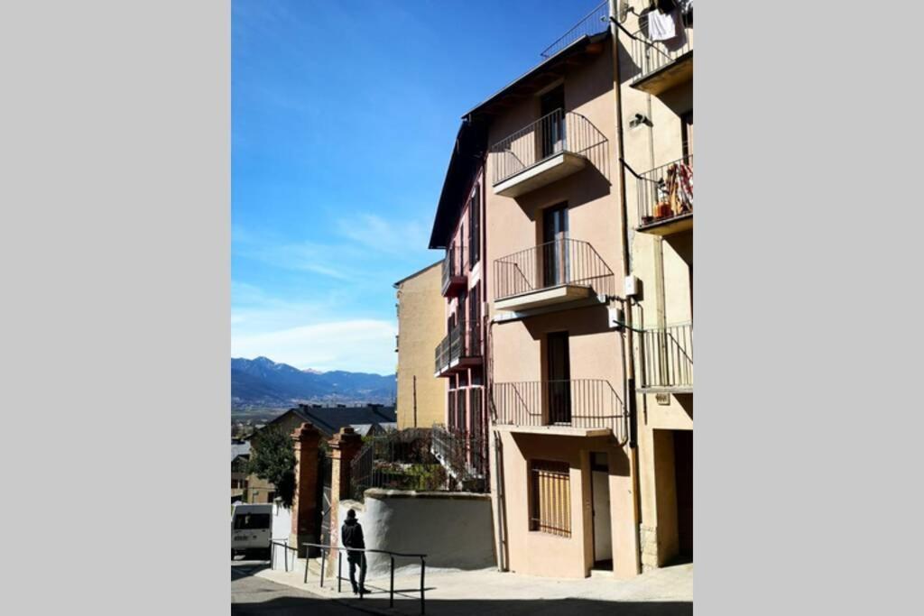 Puigcerda Centro. Acogedor Apartament En El Pueblo Exterior photo